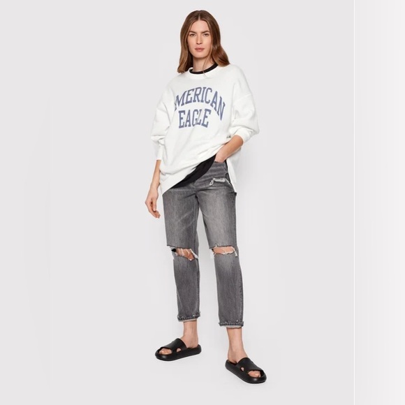 American Eagle Ripped Mom Jean in Smoked Gray 6 - Picture 2 of 16